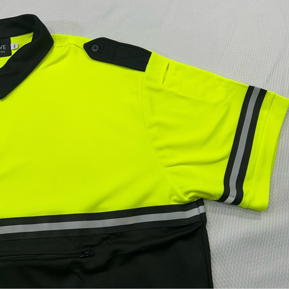 Innovative uniform shirt. - Picture 4 of 8